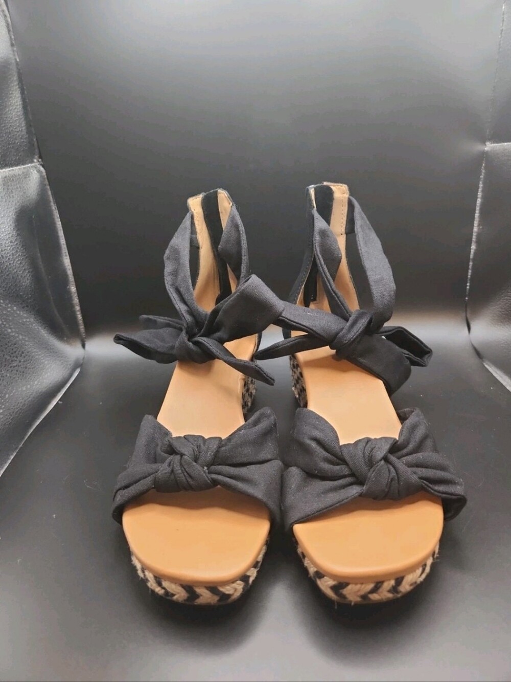 UGG Yarrow Espadrille Wedge Sandal Black Canvas 1119992 Women's 7 US.These sho - Picture 2 of 16